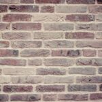כיצד לתקן חור בקיר בטון